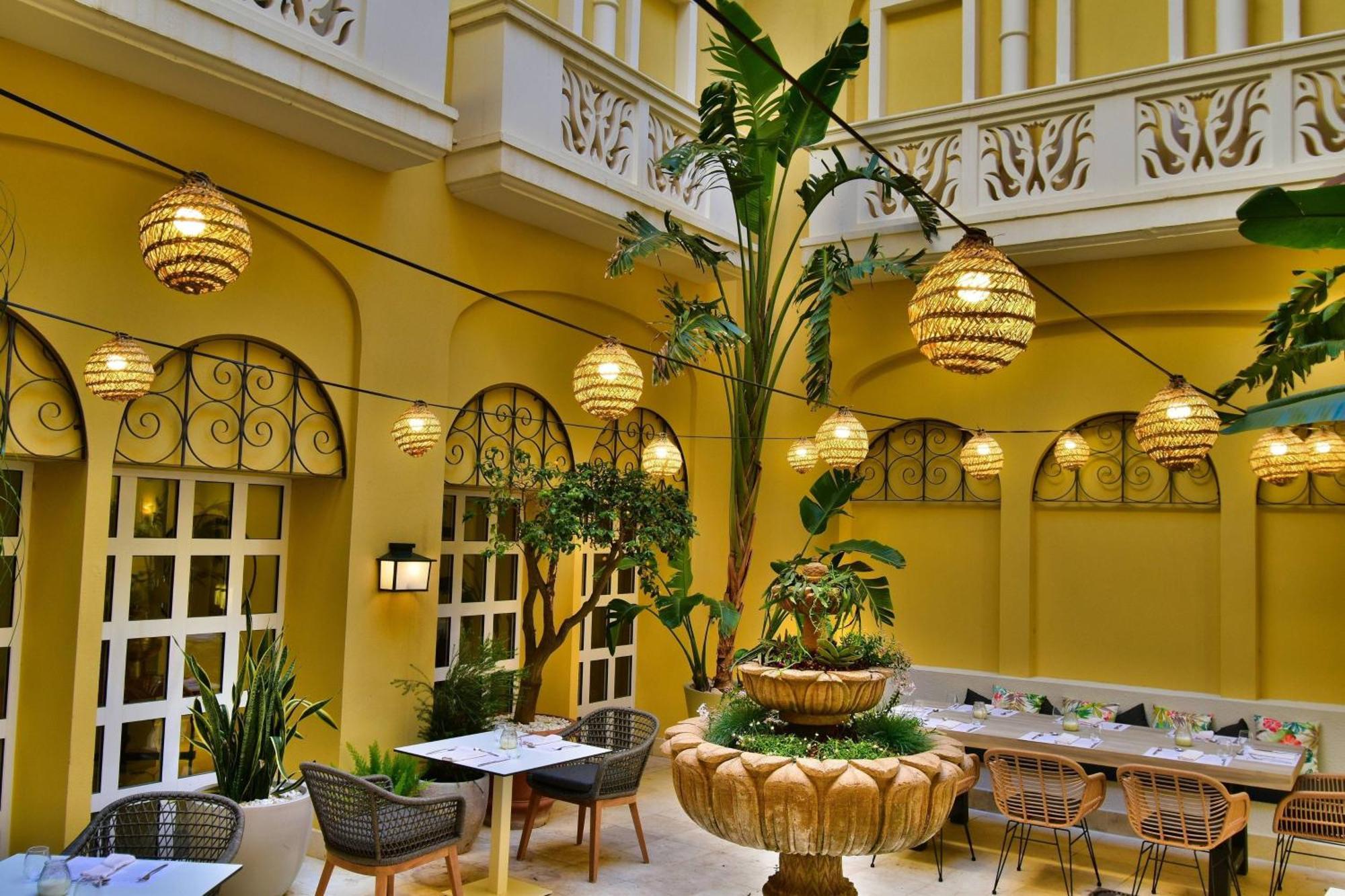เดเนีย แมริออท ลา เซยา กอล์ฟ รีสอร์ต แอนด์ สปา Hotel ภายนอก รูปภาพ The interior of the restaurant